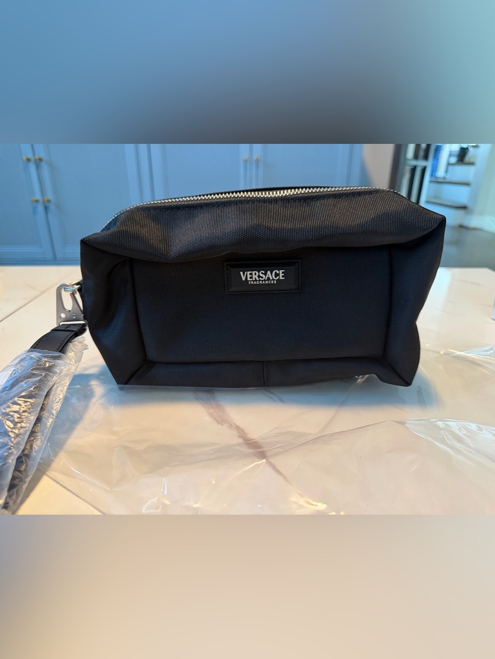 Brand new Versace Black Zip Travel Toiletry Bag Pouch Zip Pouch w/Strap GWP